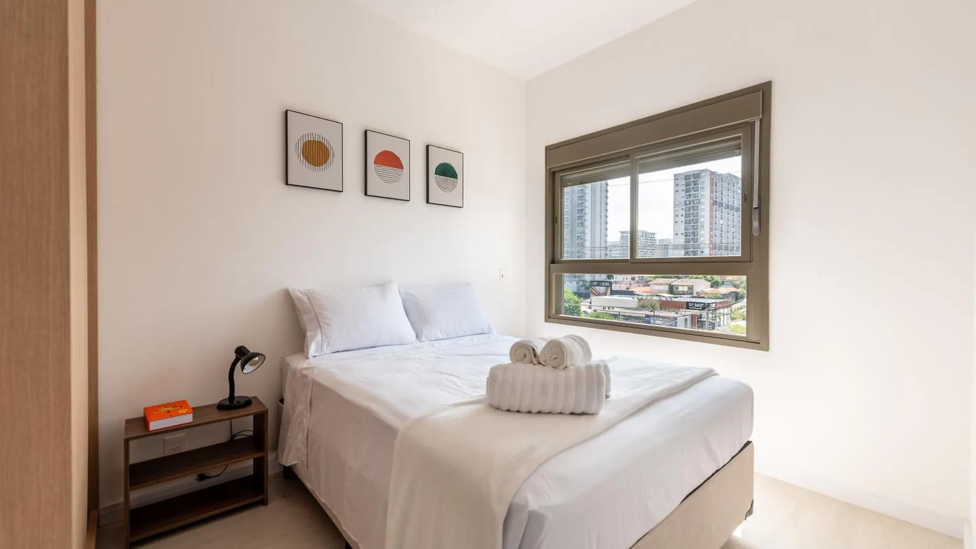 Premium Campo Belo, Fast Wi-Fi , Wide, Illuminated Apartment Sao Paulo
