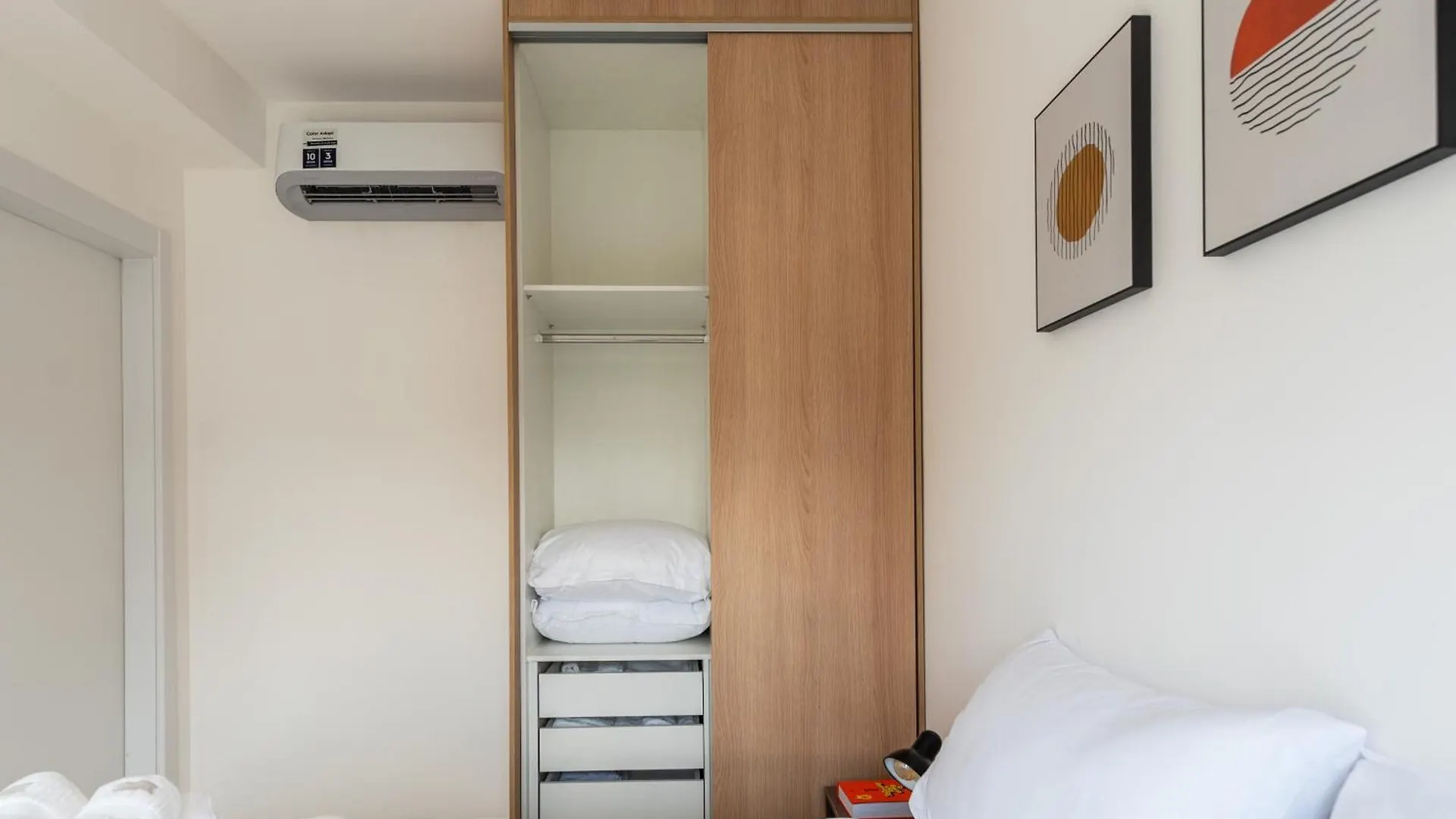 Premium Campo Belo, Fast Wi-Fi , Wide, Illuminated Apartment Sao Paulo