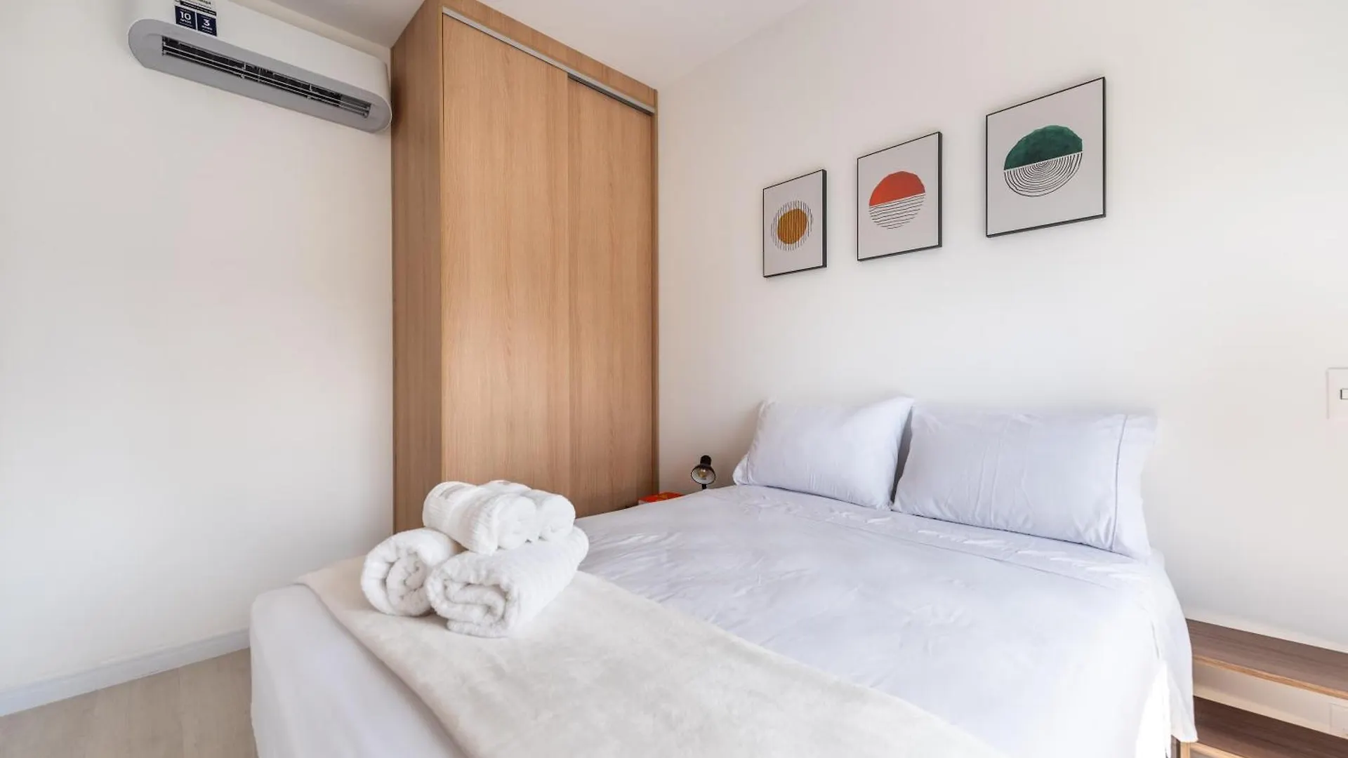 Premium Campo Belo, Fast Wi-Fi , Wide, Illuminated Apartment Sao Paulo Brazil