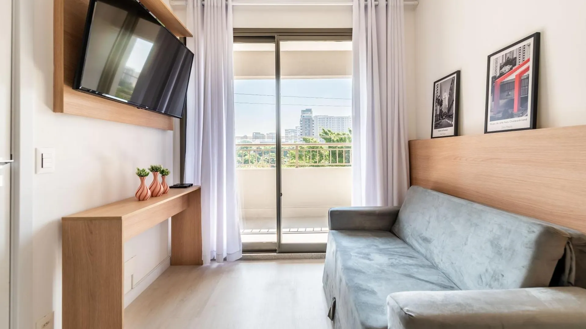 Premium Campo Belo, Fast Wi-Fi , Wide, Illuminated Apartment Sao Paulo Brazil