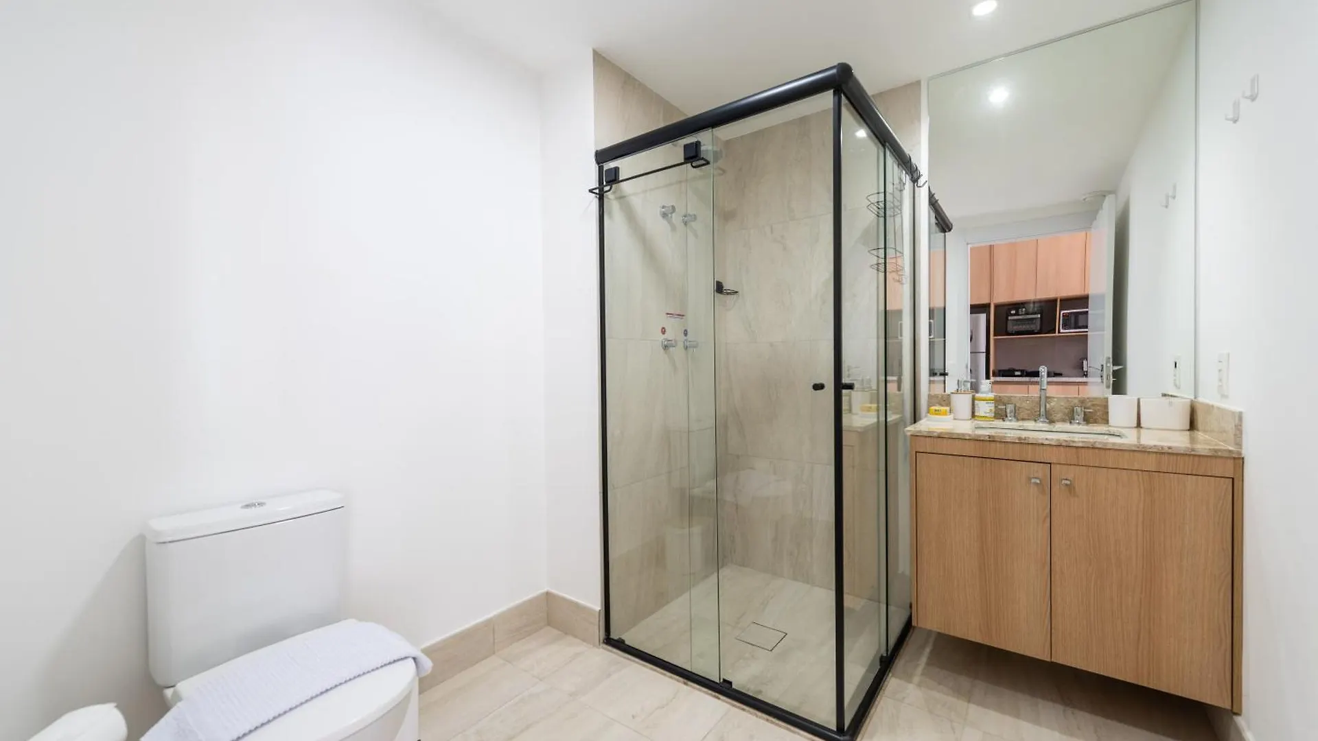Premium Campo Belo, Fast Wi-Fi , Wide, Illuminated Apartment Sao Paulo