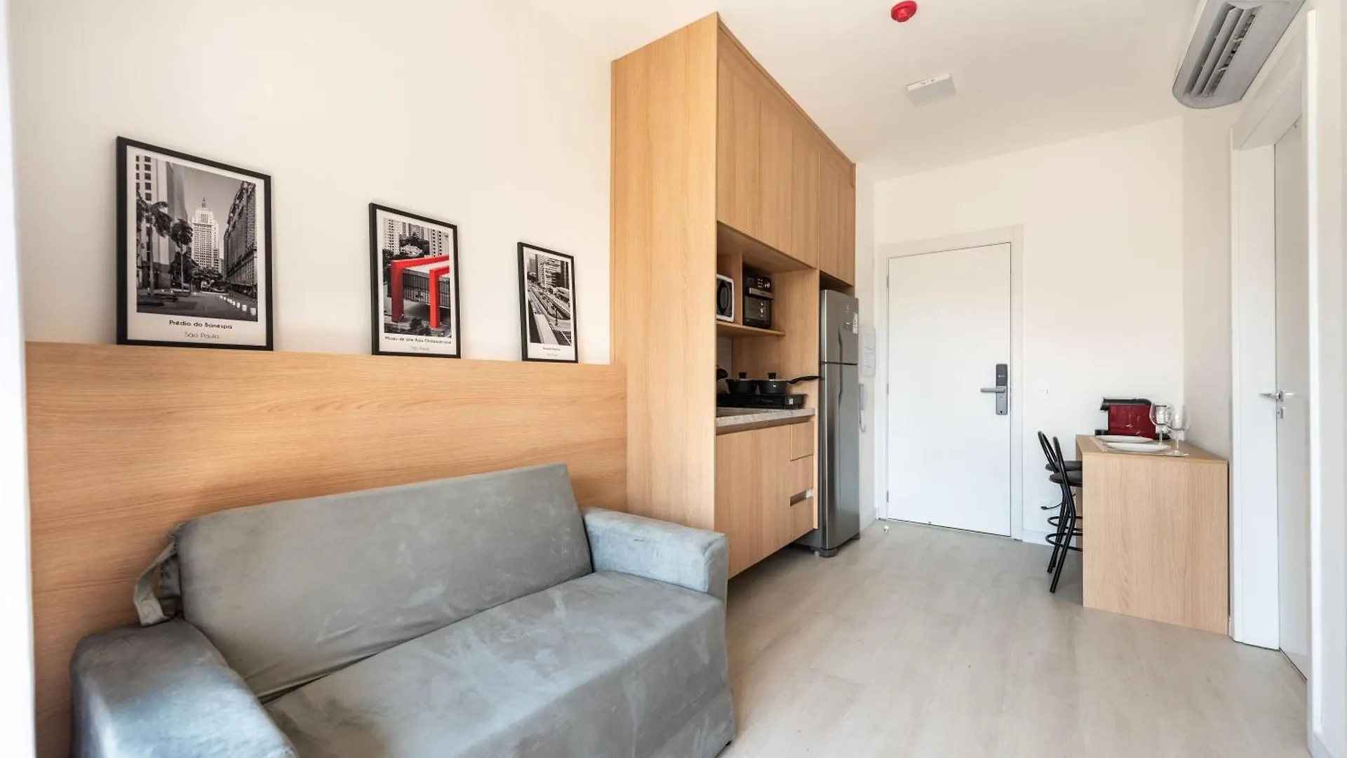 Premium Campo Belo, Fast Wi-Fi , Wide, Illuminated Apartment Sao Paulo